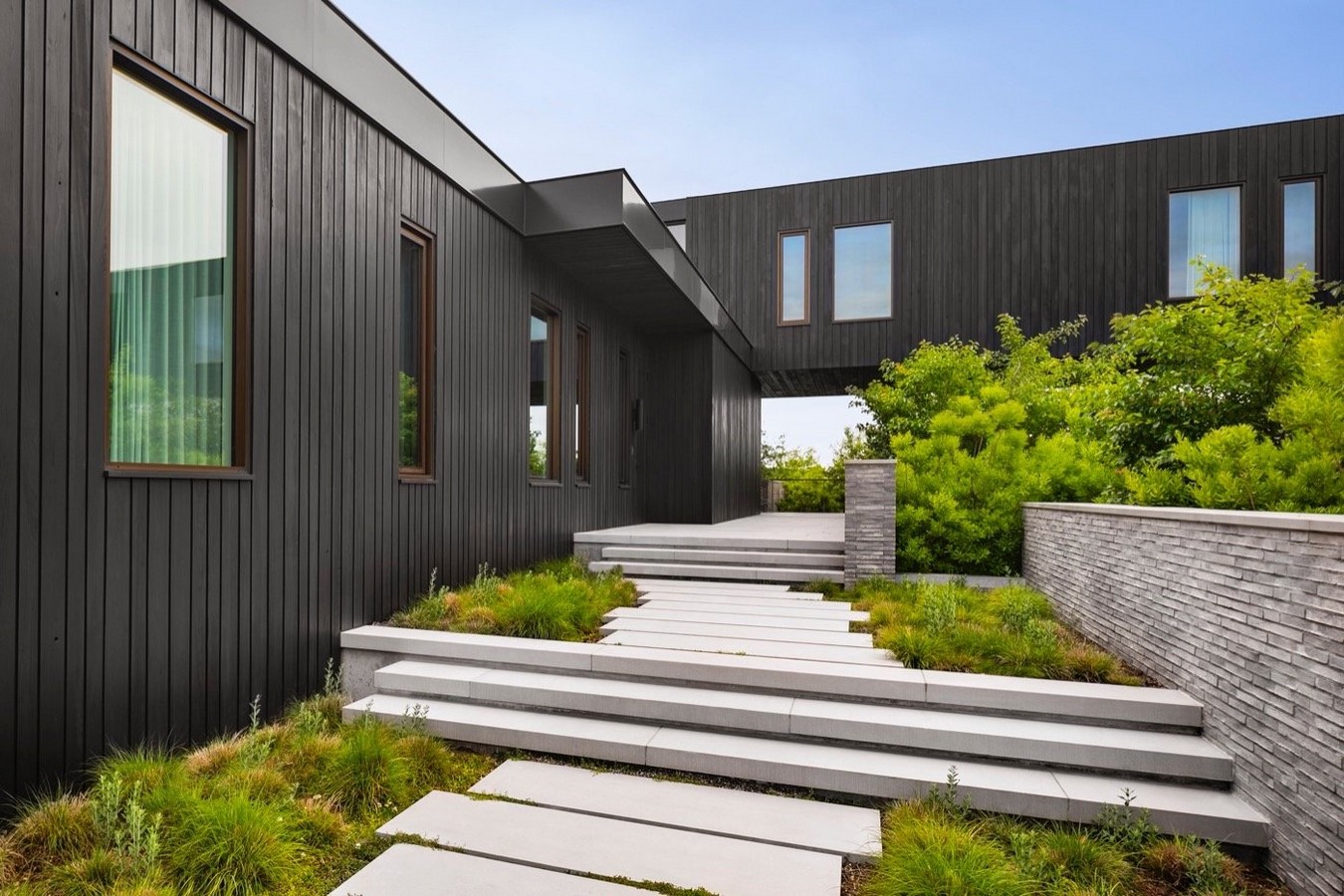 Bridging Natural Landscapes: The Concept of Bridge House - Nomad ...